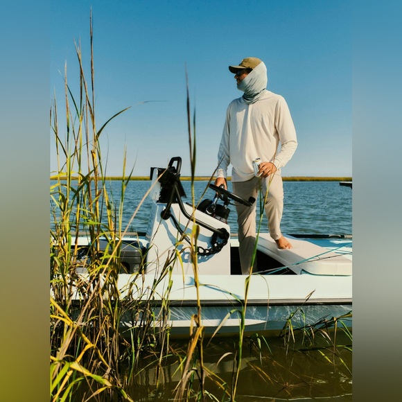 Free Fly Men's Elevate Lightweight Hoodie in Desert Sage Size Medium. - Picture 15 of 16